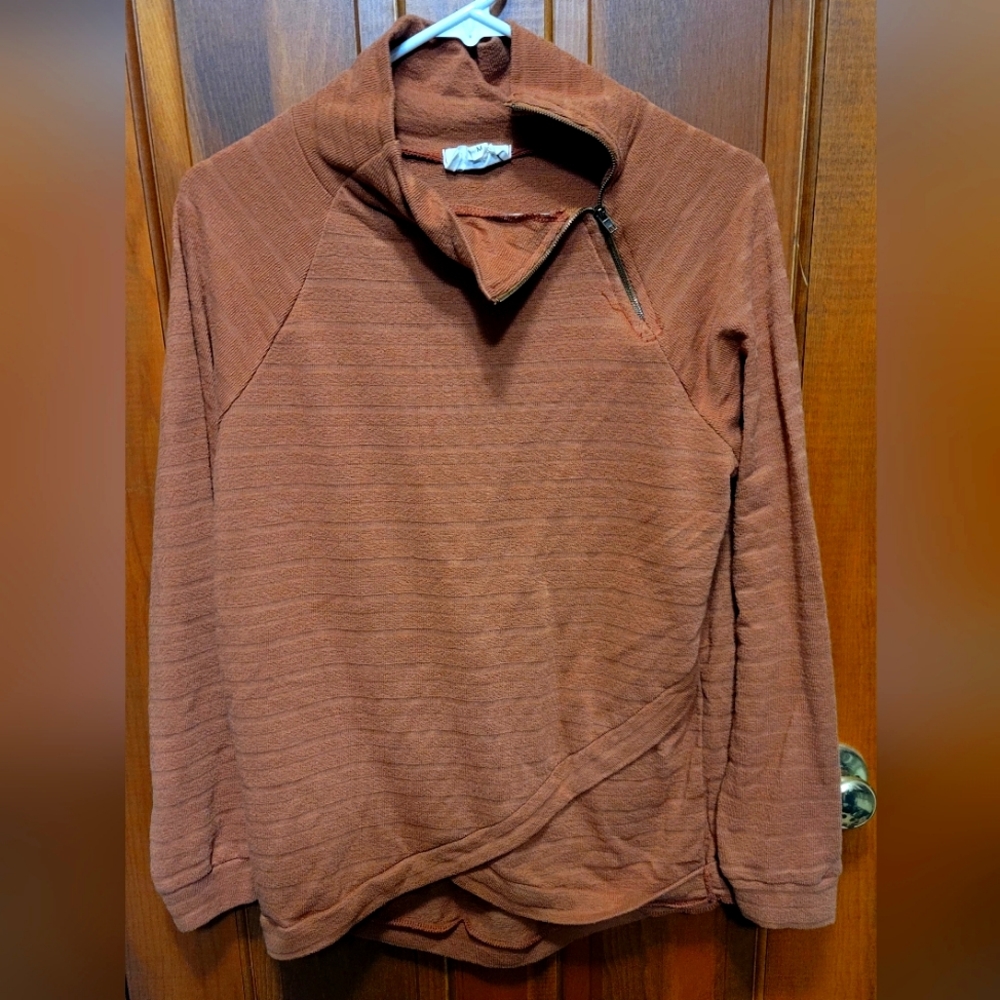 Bersy's Boutique Shop pullover sweater